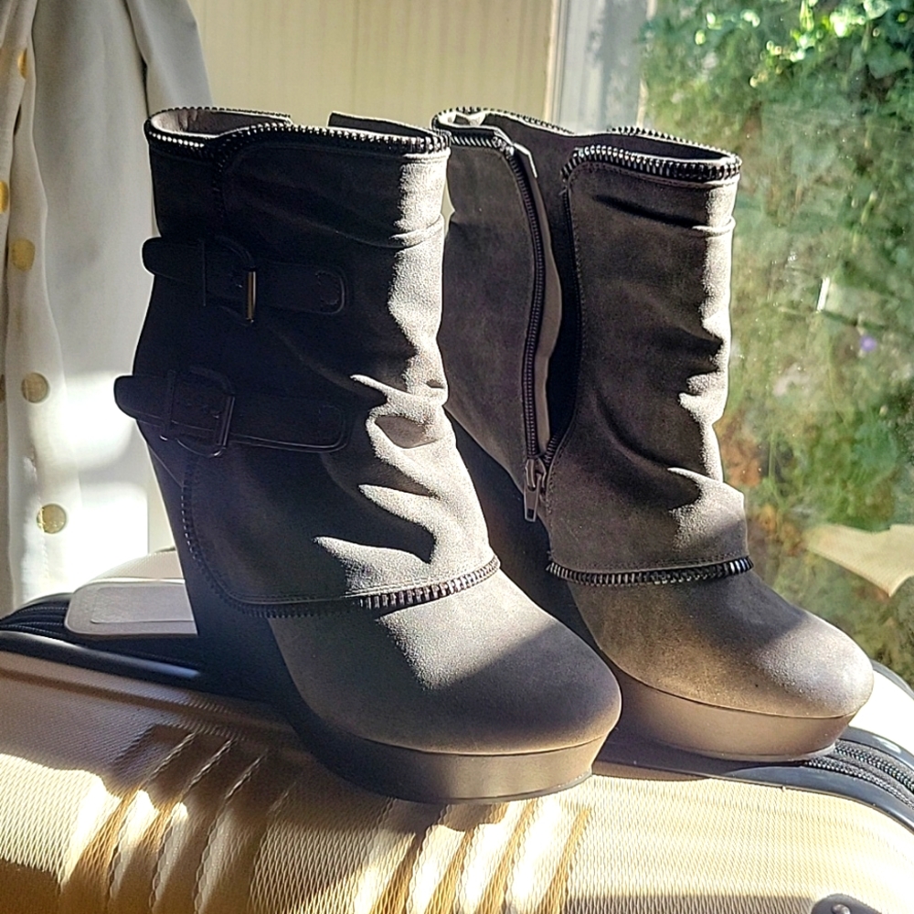 Low Cut boots-Grey